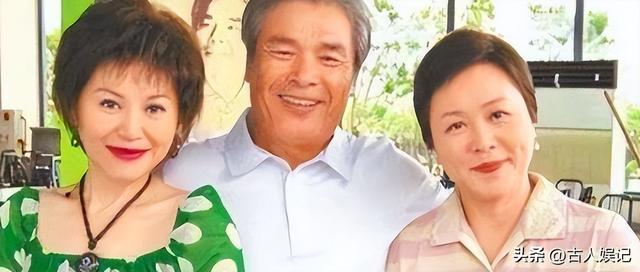 “6个老婆”同住一屋，每人每月7万零花钱，71岁又娶第七房小娇妻