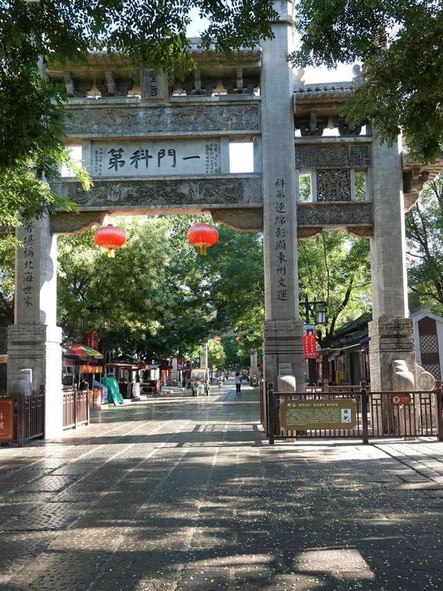 山东，有一座2000年前的一线城市，去青州古城赶一场槐花雨