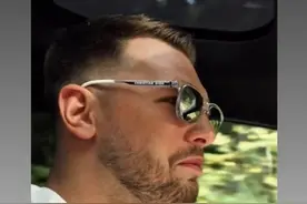 豪横!东契奇开巴博斯火箭超跑去湖人上班,全球限量25辆价值45万欧图片