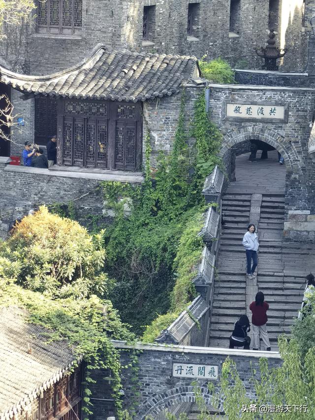 镇江西津渡的看点不在仿建古街，而是云台山上