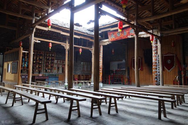 屯堡文化活了 村民腰包鼓了