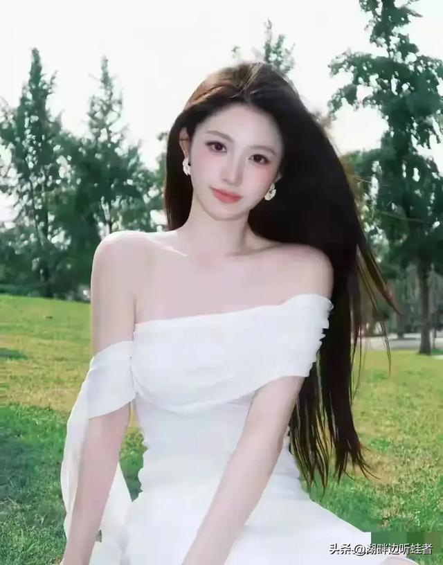 河南郑州一校花 身高172cm 身材拥有黄金比例 散发迷人身材魅力