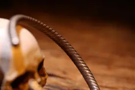 银手镯别乱带，这几类人最不适合戴银手镯，小心会患上这几种病！图片