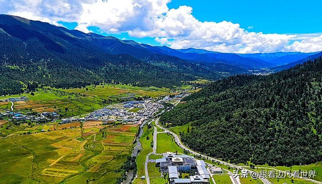《八进西藏》空中俯瞰林海牧歌里，藏着鲁朗的宁静