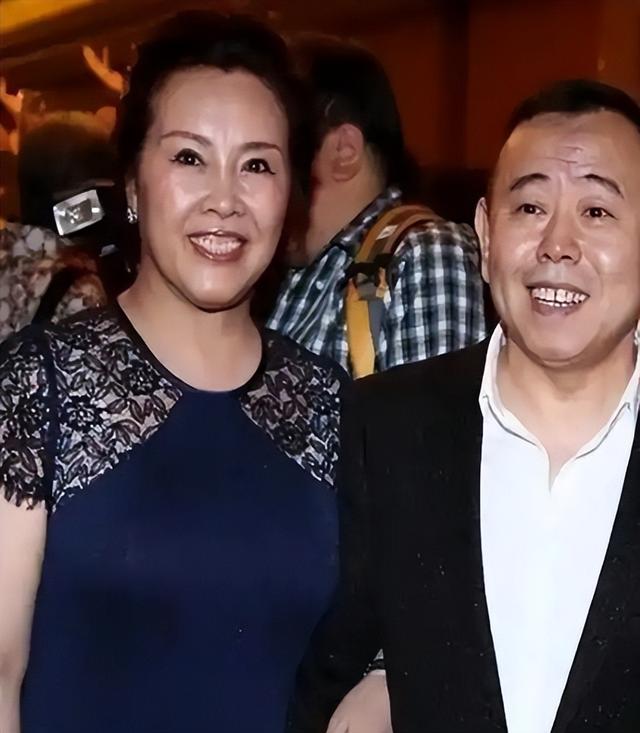 4个老婆	，全家移民，享受正师级待遇，潘长江身上哪个标签是真的