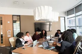 荣耀Magic7Pro一战成名：200倍变焦+5.5G+2亿，荣耀再度逆袭破晓图片