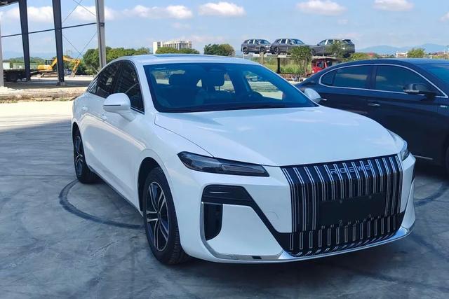 开惯了油车，再开荣威M7 DMH，憋了一肚子话要说