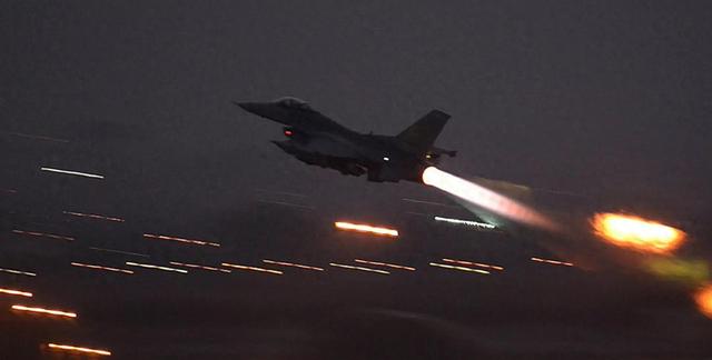 死伤惨重！巴基斯坦突然不宣而战，猛烈轰炸邻国3省