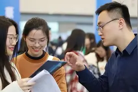 5个专业毕业后容易失业，张雪峰老师多次警告，穷人家学生不要选图片