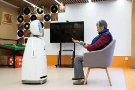 老年孤独，靠和机器人说话缓解图片