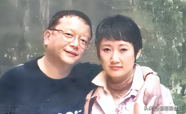 被传卖掉上亿豪宅、移民美国的王刚，如今生活状况却出人意料