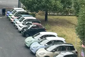 “落地价一万多，炸了我都夸响”，最近这高配老头乐让全网吵疯了图片