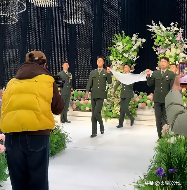 张自轩婚礼现场	，新娘很强势两次拒绝他的亲密动作，岳父实力不菲