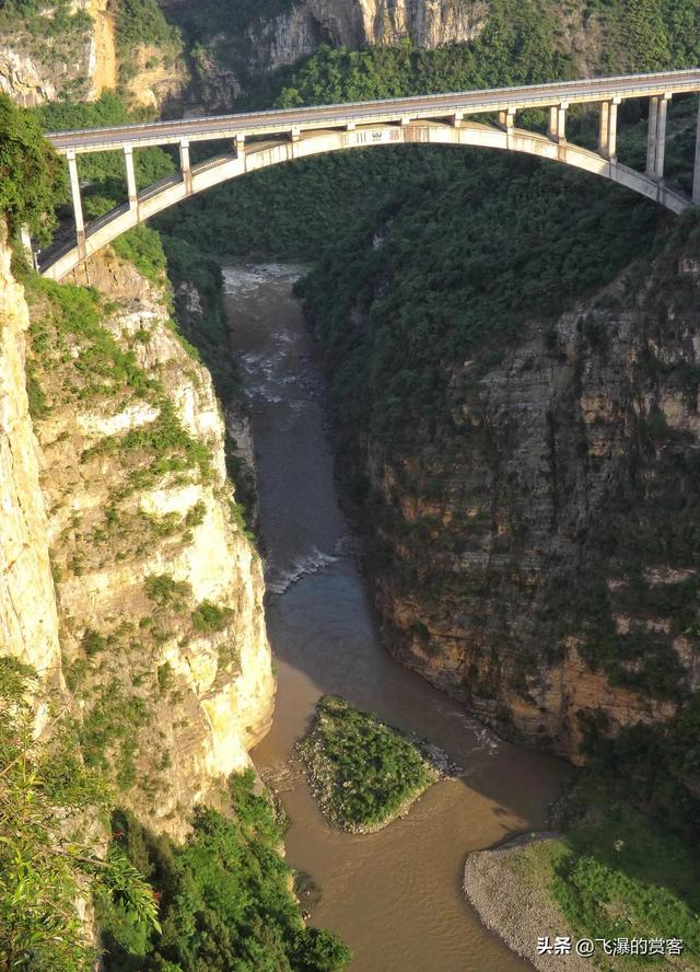 我是上海人，去了趟四川泸州	，心里有好些感受想慢慢讲一讲。