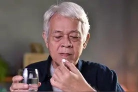 长期服用降脂药的人，建议少碰这4 种食物！否则可能血脂不降反升图片