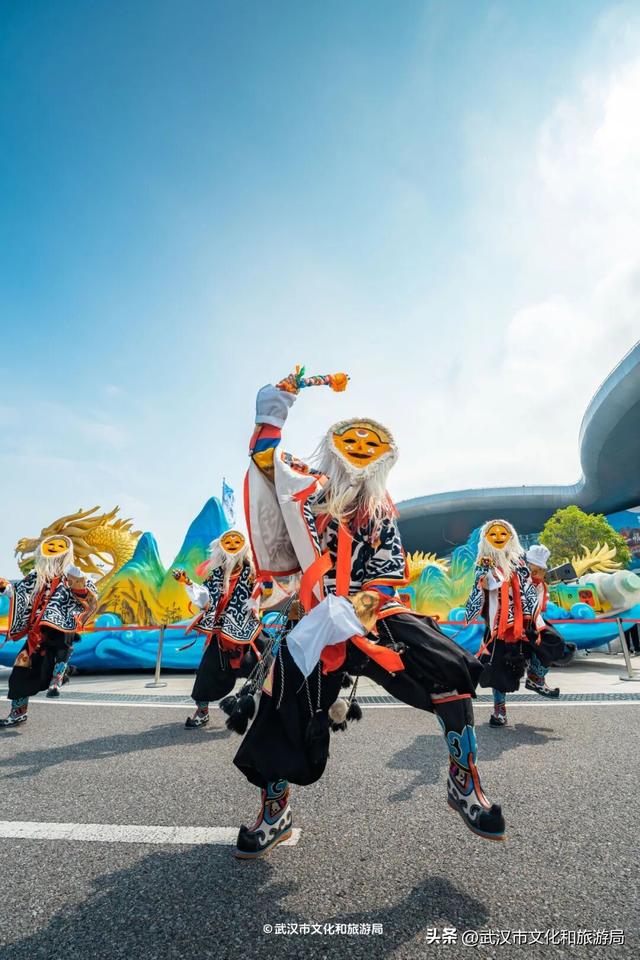 免预约！国庆第一天，20+花车城市大巡游！