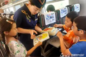 记者体验：乌鲁木齐至博乐一站直达“复兴号”城际列车受欢迎图片