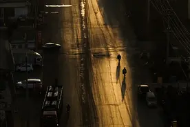 31个省份，哪里的人收入高？哪里的人压力小？图片