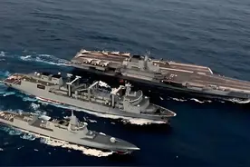 走向深蓝的战略支点：人民海军的综合补给舰队图片