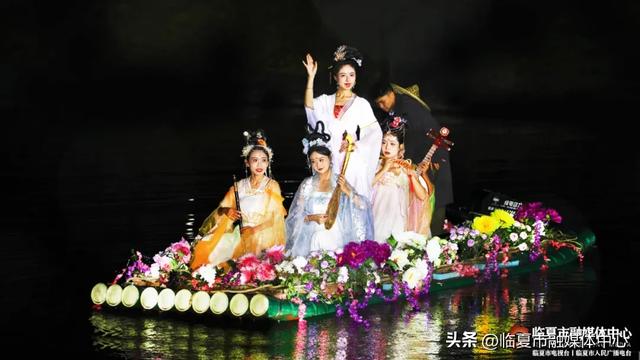 视频多图重温临夏市中秋音乐诗会，蝴蝶桥畔的双月，照亮了多少人的乡愁，绝美～