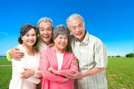 2025年，医保悄悄发生四大变化，影响在职和退休，细节解读来了图片