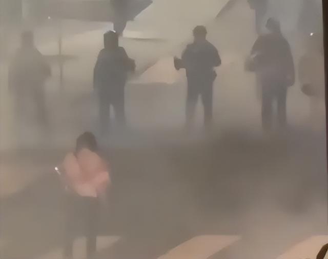 内斗升级！派军平乱波特兰，市长硬扛怒斥谎言，特朗普这回闹大了