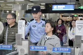 【深圳特区报】深圳赴港“一签多行” 昨日起开放签注图片