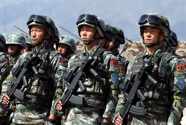 阅兵女机长身份曝光！生活被扒，牺牲太大，老公身份也不简单