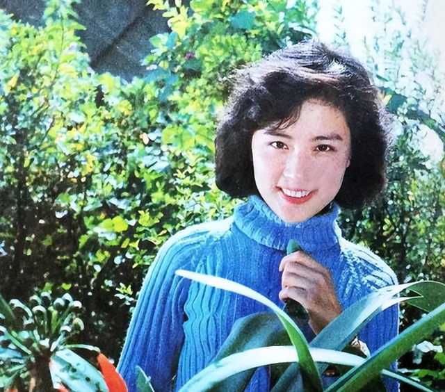 她一嫁演员祝延平，二嫁杜淳老爸杜志国，如今老了与儿子相依为命