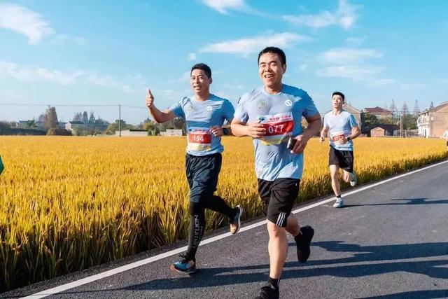 奔跑在希望的田野上！梁堂古村第二届“村拉松”金秋邀约