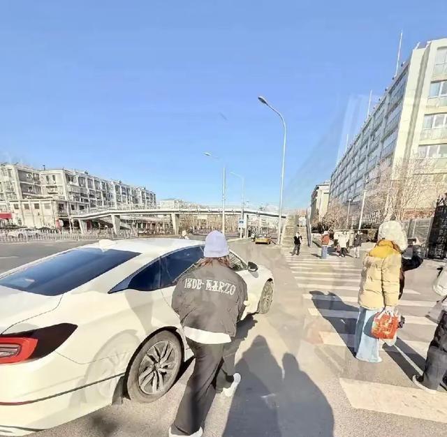 全红婵重返国家队，和陈艺文司雅杰开心聚餐，陈若琳没骑电车接她