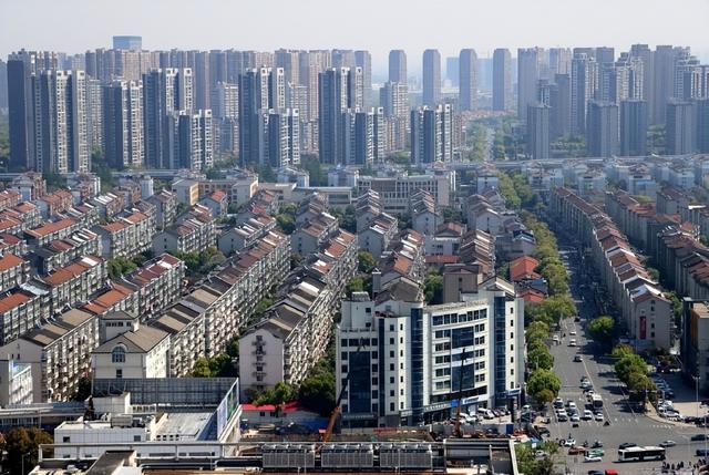市场的焦虑者从买房人变成了卖房人