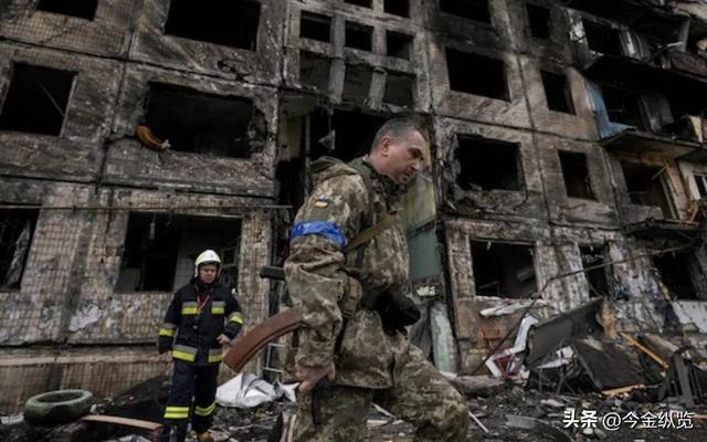 乌克兰最致命士兵曝光！"螃蟹"臂章成死亡标记，俄乌战场现新杀器