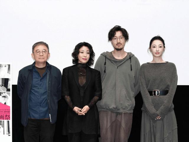 陪玩陪睡根本不够！集体开嫖、舔手指	、互撕，背后的事捂不住了