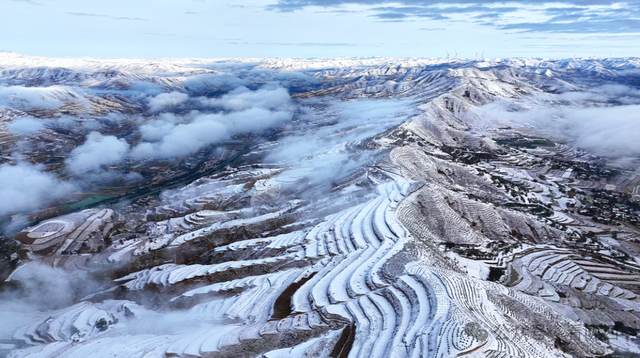 陇西：雪雾云山天地阔