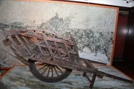 “小推车推出来的胜利——淮海战役支前文物展” 全国巡回展首展走进复旦大学图片