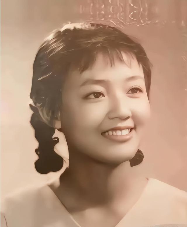 身价过百亿，坐拥北京一条街	，出门私人飞机，京圈富婆都有谁？