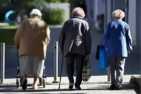 美国人口不到3.5亿，俄仅1.4亿，为何我国14亿人口还担忧人口不足图片