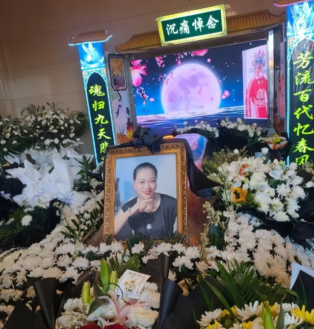 钱再多有啥用？孟再平走上朱媛媛老路，多辆迈巴赫送行，年仅49岁