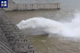 三峡水库今年首次开闸泄洪！多条河流发生超警洪水！图片
