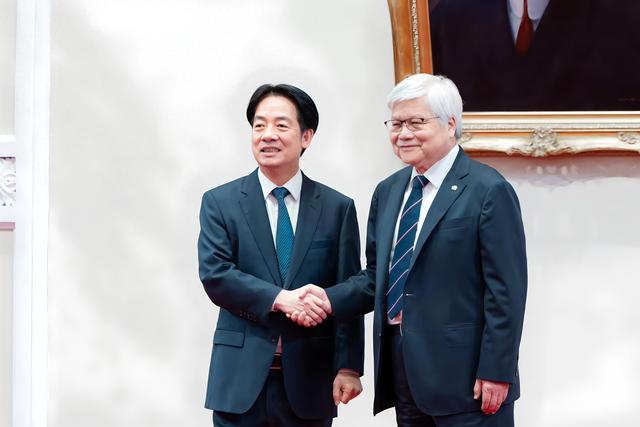 两岸再突发重大事情，蒋万安还没坐飞机来陆，国台办发出一个警告