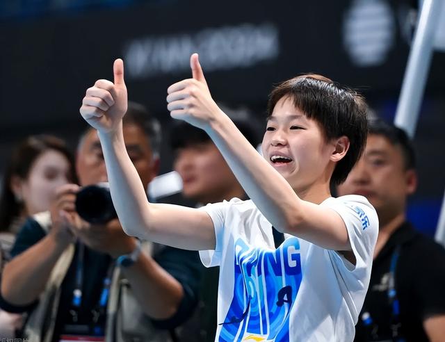 全红婵现身国家体育总局，长发造型美出新高度，陈若琳这次没来接