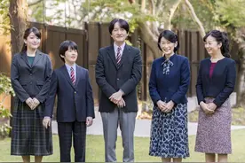 17岁日本皇室独苗悠仁亲王近照曝光，身高超过爸爸，奶凶奶凶的图片