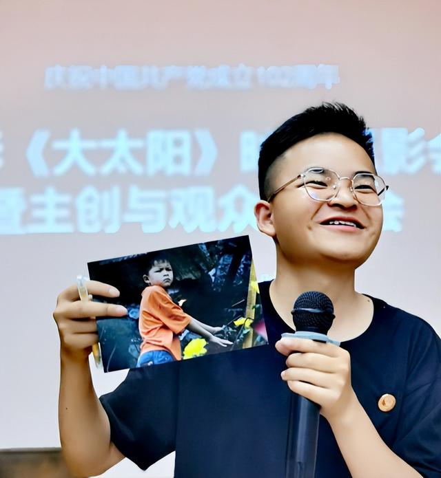 被姚明抱着上奥运的抗震小英雄，曾发誓考上清华	，16年后成了这样