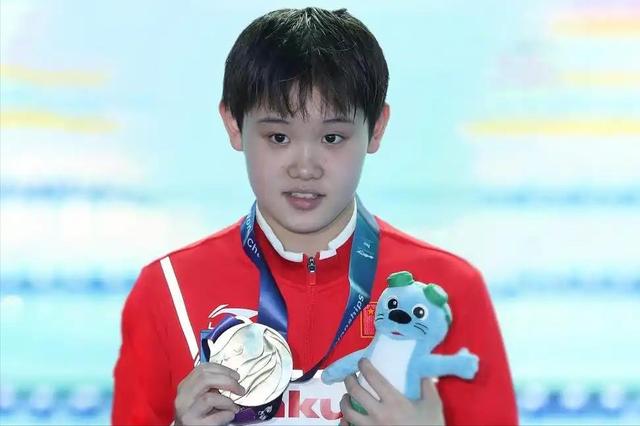 官宣退役不到1月，张家齐接受采访，句句不提却字字都提全红婵