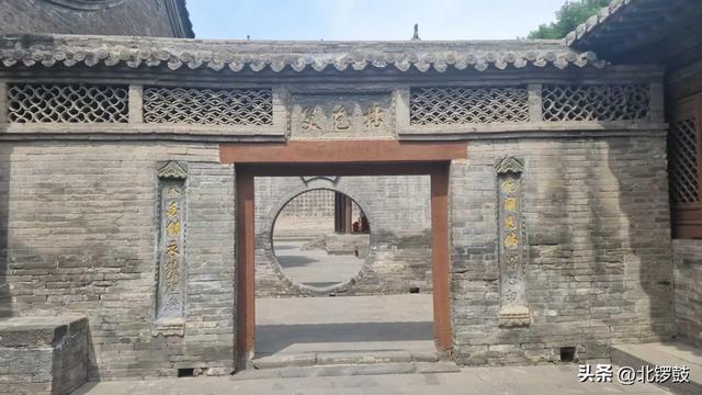 欧洲传来的景泰蓝(cloisonné)成为北京导游忽悠外国游客的项目