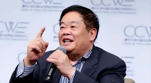 宗馥莉毕业即入职，同为二代，福耀玻璃曹晖，为什么熬30年才接班