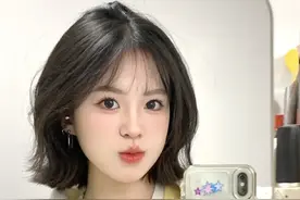 头发不蓬松，总是贴头皮？试试这几招！改善发型，提升颜值！图片