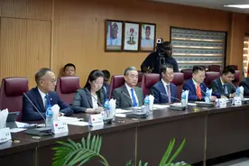 我国向非洲无偿捐赠10个亿之后，美国不高兴了，担心一件大事图片