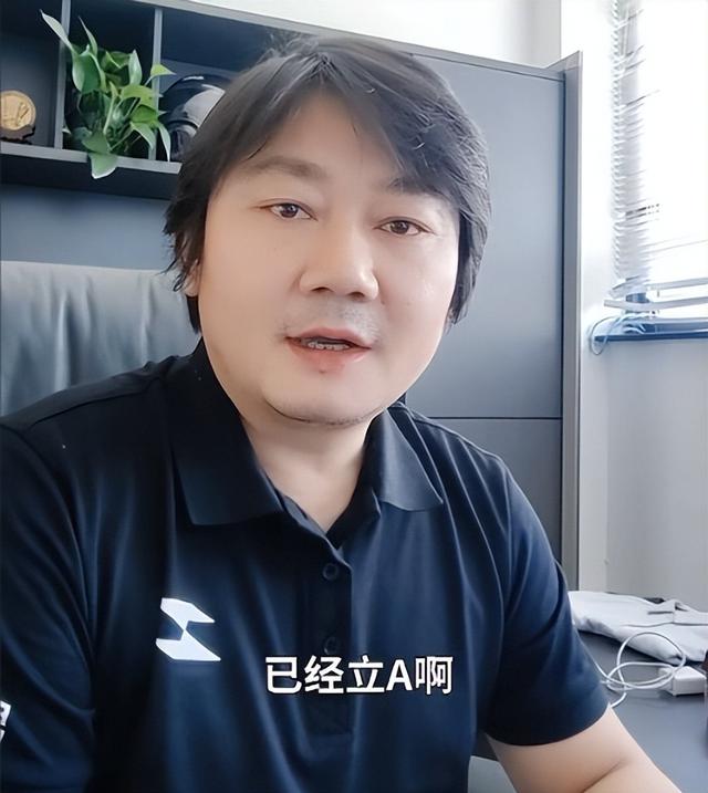 别车男子社会性死亡！有人重金挖他黑料，真实身份被扒，警方回应